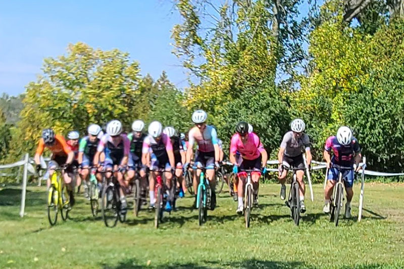 race-start-2023-scc-classic-cyclocross-race-sheboygan